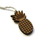 collier bois ananas